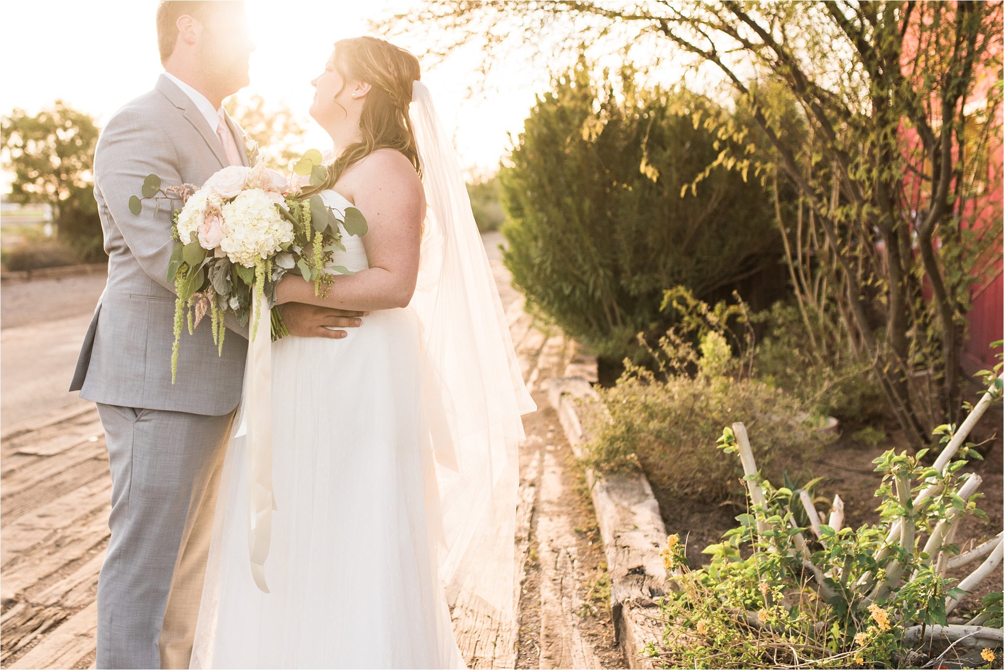 Rustic elegant Windmill Winery wedding by Tucson Wedding Photographer | West End Photography