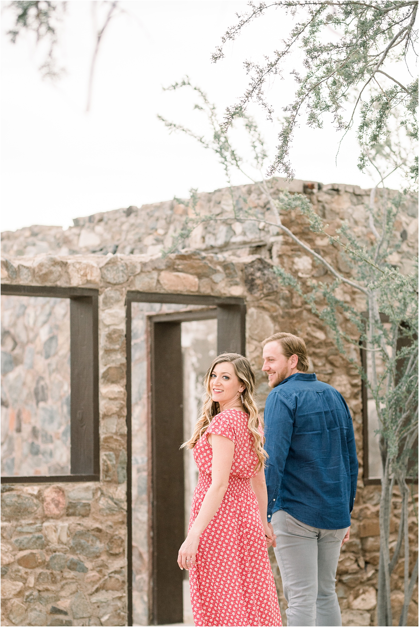 Scorpion Gulch and South Mountain Park engagement photos by Phoenix Wedding Photographer Anh and Bryan | West End Photography